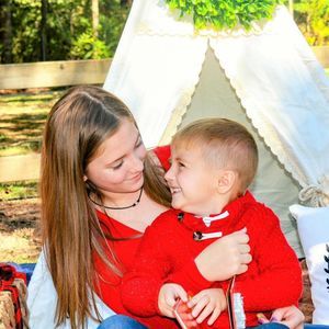 Meet your Posher, Joni